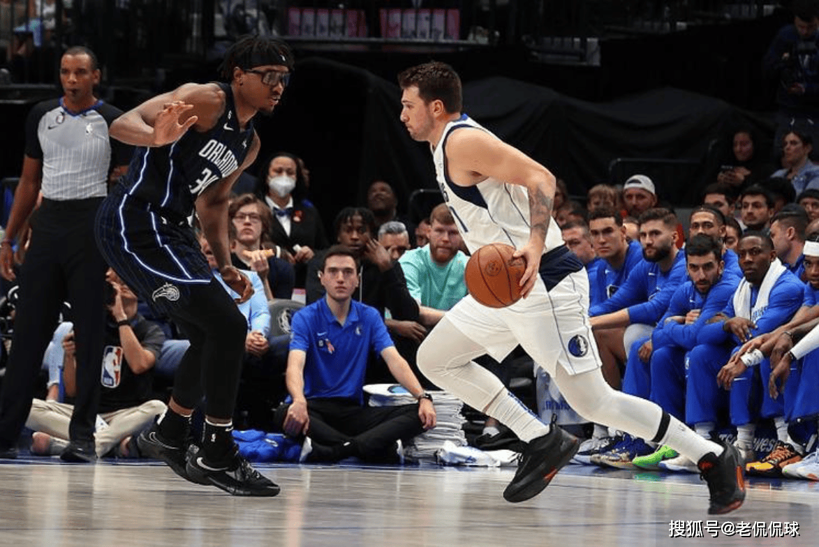 Kaiyun中国官方网站入口阿扎伦卡在独行侠比赛中连败布莱顿再遭质疑备战NBA常规赛之后，奥兰多魔术国际比赛日迎来里程碑的简单介绍